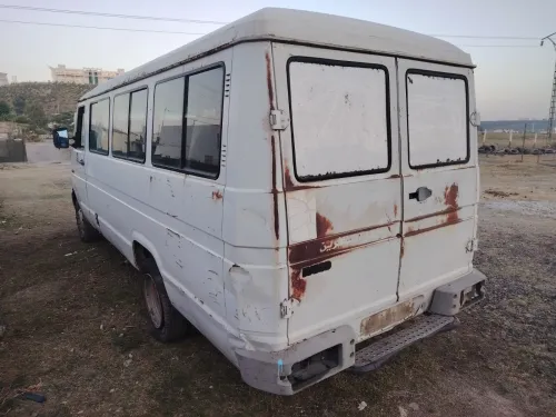 Iveco pour pièces vitré 18 places