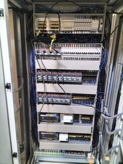 Électricité industrielle et maintenance machines Programmation machines industrielles 