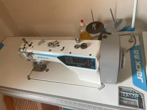 Machine a coudre industrielle 