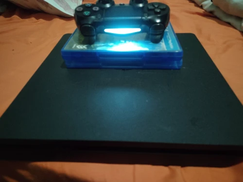 PS4 SLIM 500GO ORIGINAL SANS FLASH +2 JEUX