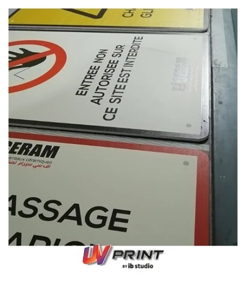 plaques HSE et sécurité et pictogramme