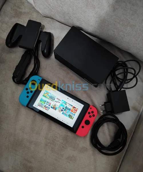 Nintendo switch V2 2023 flashée puce 128 go en excellent état 