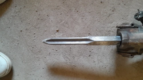 Marteau-piqueur Bosch / 2 cintreus 14et 16 /cofferet emboitur virax/coup quiver virax