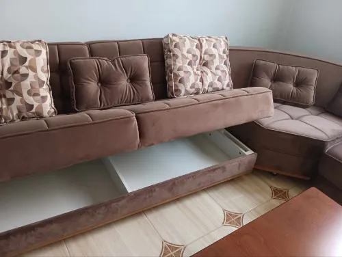 Salon canapé avec table