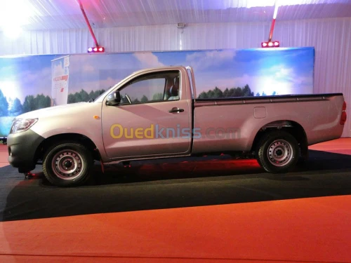 CHAUFFEUR AVEC CAMIONETTE