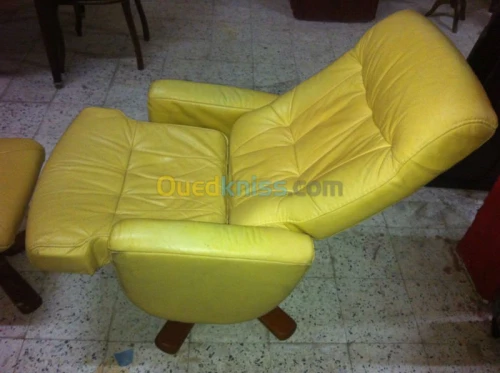 Fauteuil de relaxation pivotant + pouf