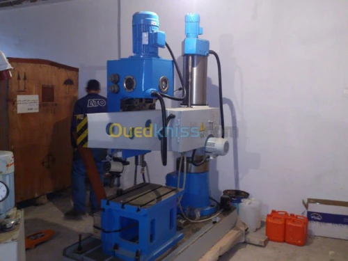 ماكنات الخراطة. الات الخراطة و التفريز  MACHINES FABRICATION MÉCANIQUE. Tours et fraiseuses
