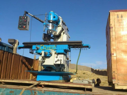 ماكنات الخراطة. الات الخراطة و التفريز  MACHINES FABRICATION MÉCANIQUE. Tours et fraiseuses