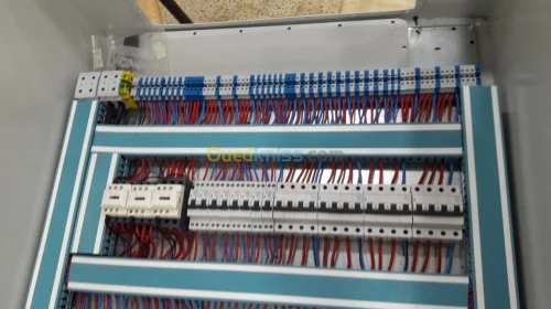 Electricité et caméra de surveillance 