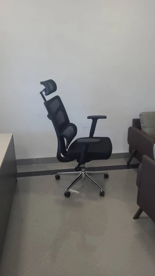 Chaise opérateur ergonomique haut de gamme réglable, en filet  avec soutien lombaire, noir ou gris