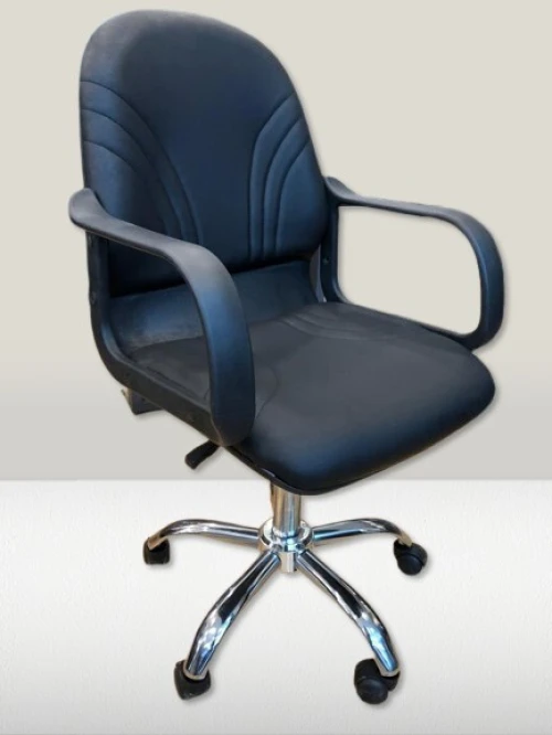 chaise opérateur simple en simili cuir noir 