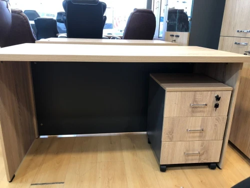 Bureaux Professionnels en bois disponible en plusieurs colories et dimension