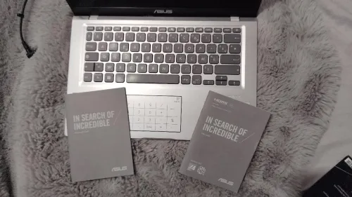 Asus X415 i3 11eme Generation Etat Neuf 8Go 256Go avec Boite Prix : 50 000 DA (5 Millions)