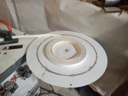 Plaqueuse de champs