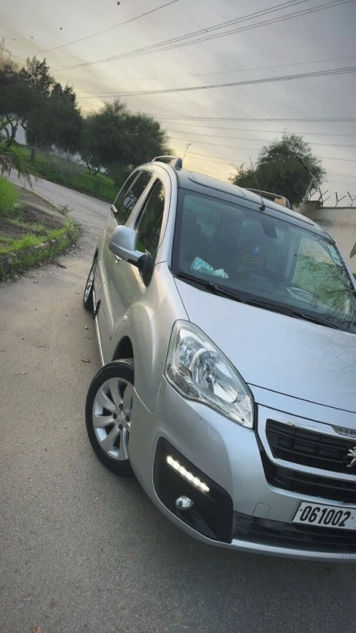 Peugeot Partner 2018 Tepee Allure 