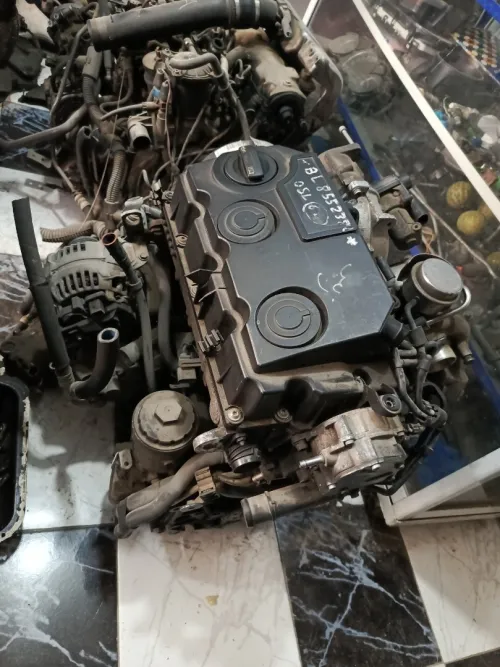 Moteur 2.0 la 170 golf 5 seat Leon casse français machi 30 