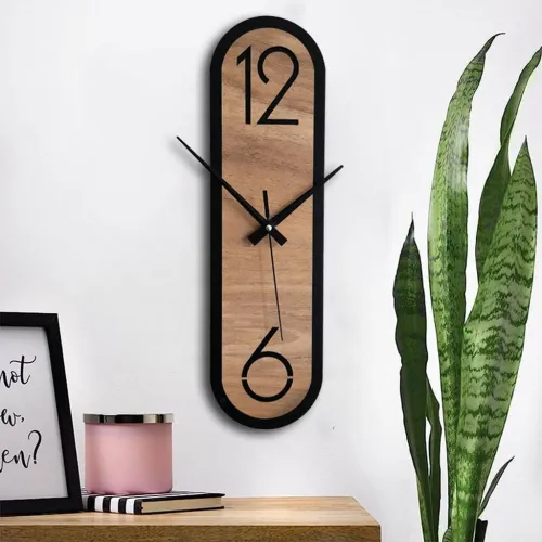 Longue horloge murale ovale de style minimaliste effet Bois
