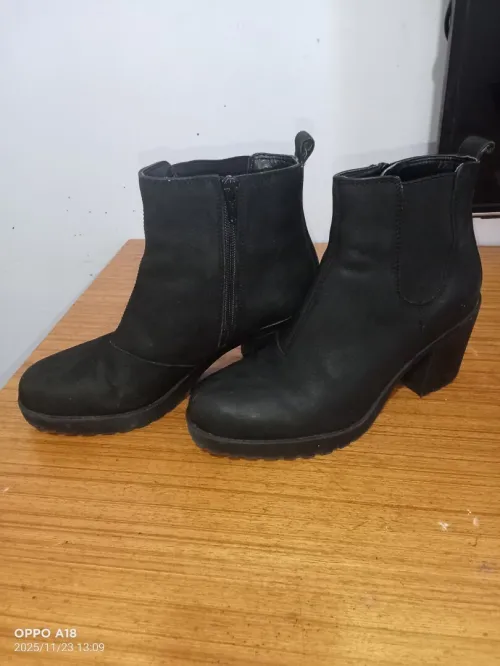Bottes سلعة ألمانية حرة