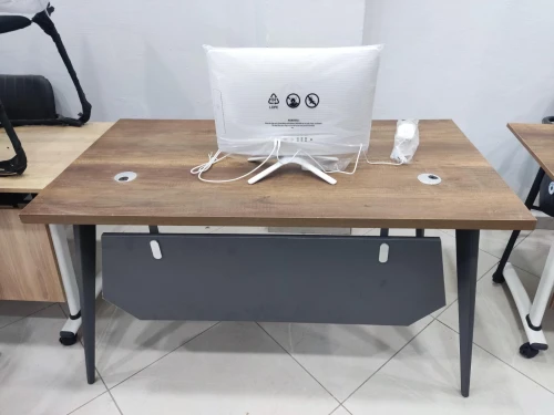 Bureau Gamme SLIM  Pieds Métalliques