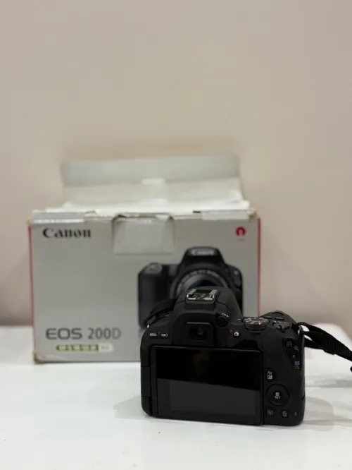 Camera canon 200d