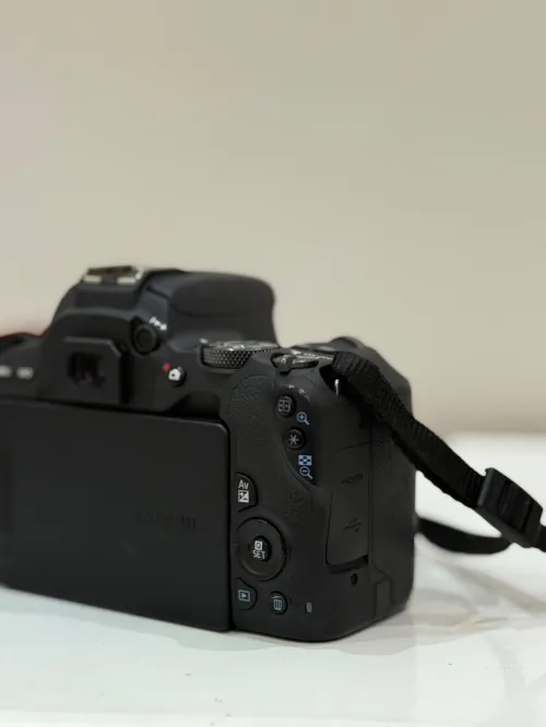 Camera canon 200d