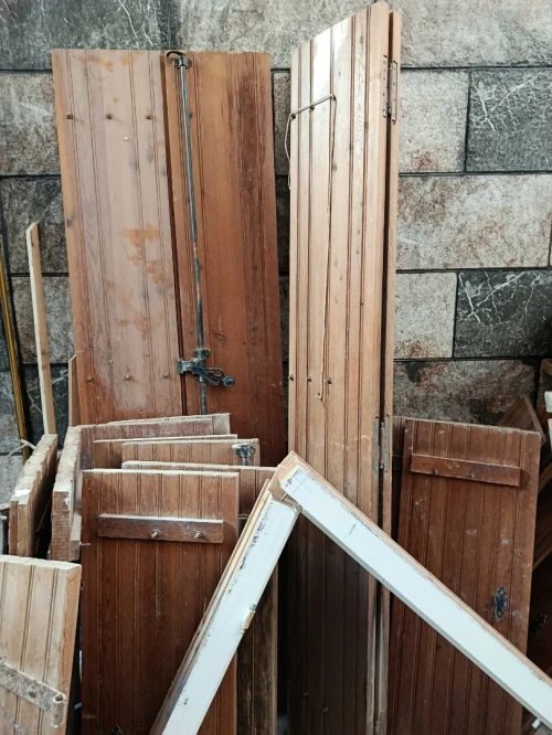 Vente Lot de 18 Fenetres et 3 porte fenetres avec volets espagnol