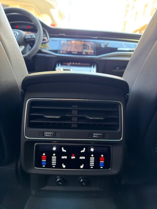 Audi SQ8 2025 
