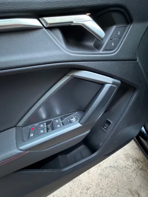 Audi Q3 2024 S-LINE