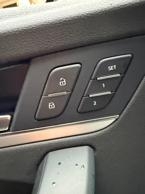 Audi Q5 2024 S-LINE