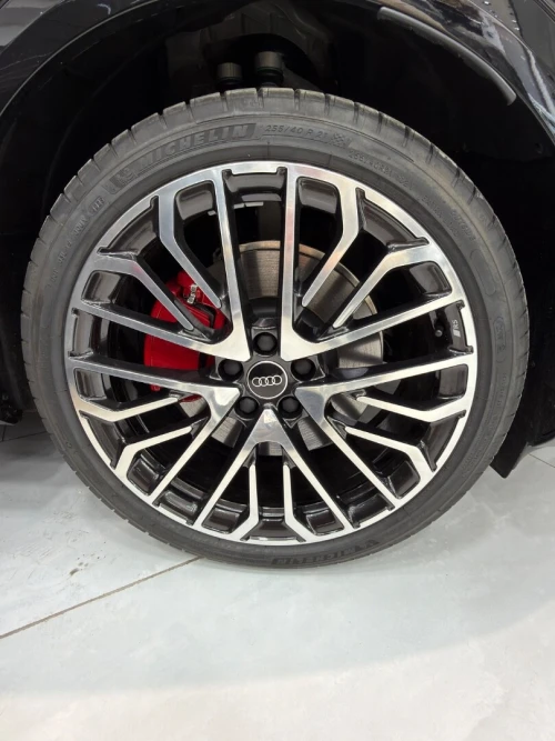 Audi Q5 2026 S-LINE