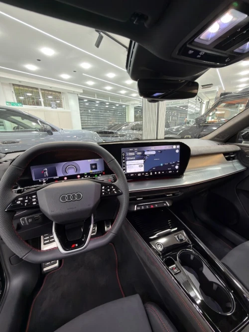 Audi Q3 2026 S-LINE