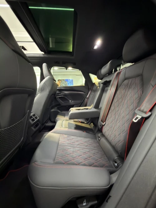Audi Q5 2026 S-LINE