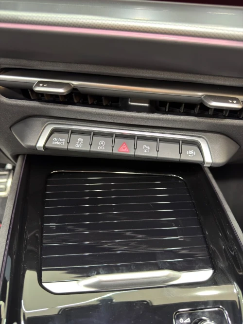 Audi Q3 2026 S-LINE