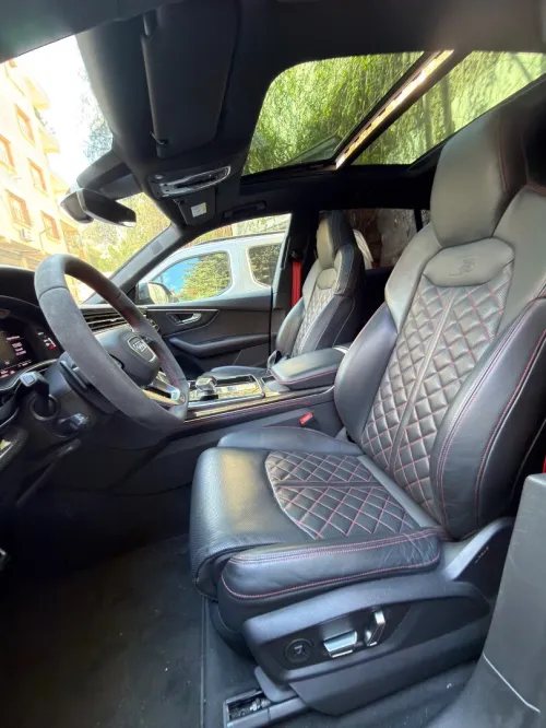 Audi SQ8 2025 