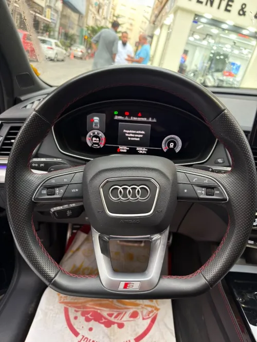 Audi Q5 2024 S-LINE