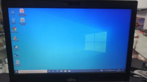 Fujitsu LifeBook E736