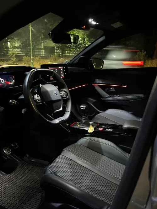 Peugeot 208 2023 GT