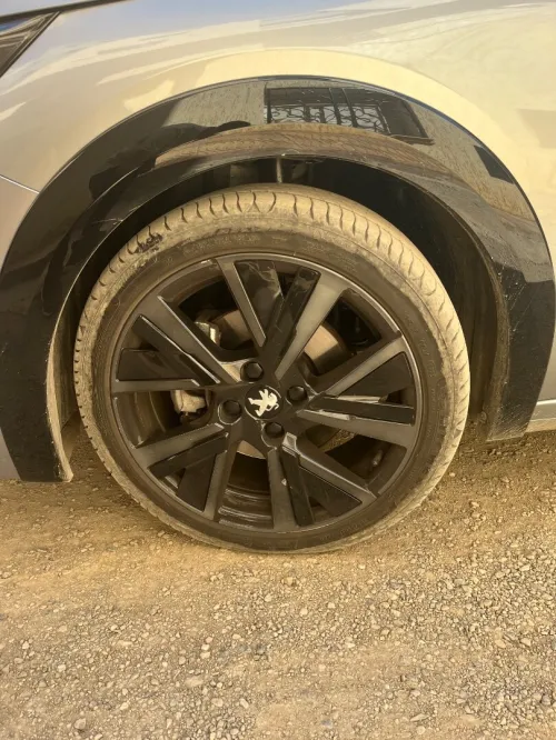Peugeot 208 2023 GT