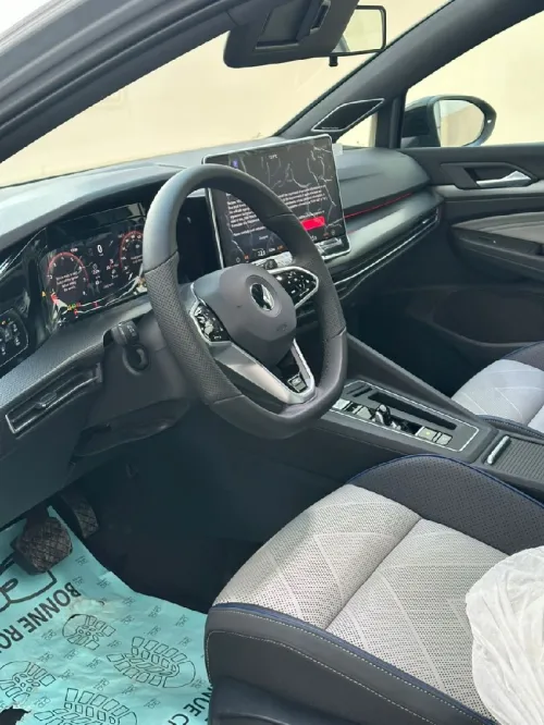 Volkswagen Golf 8 2025 R Black Edition 