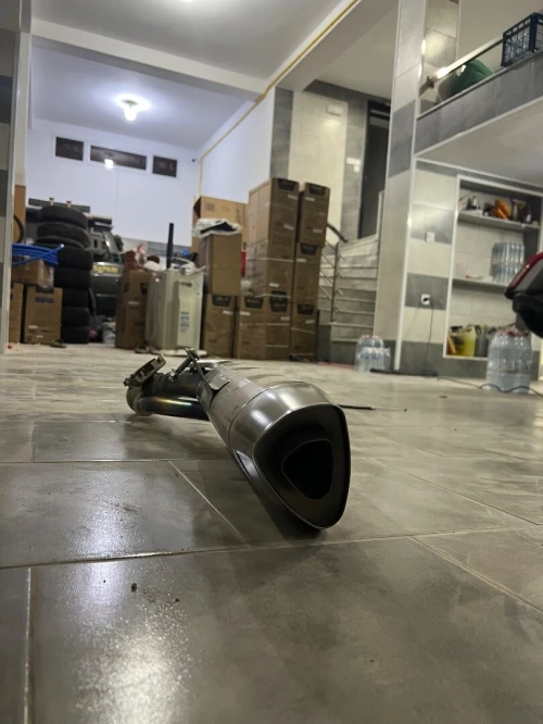 Pot d échappement akrapovic