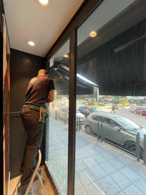 Film solaire Anti UV pour vitrine 