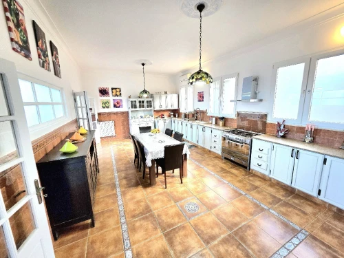 Location Appartement Niveau de villa F4 Oran Oran