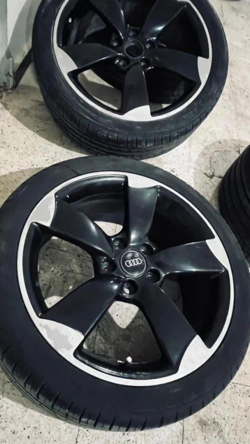 Jantes Audi "Rotor" origine + pneus 100% de vie trés bon état