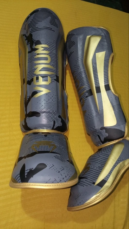 Protege tibia professional (kick boxing - Muay Thai) venum