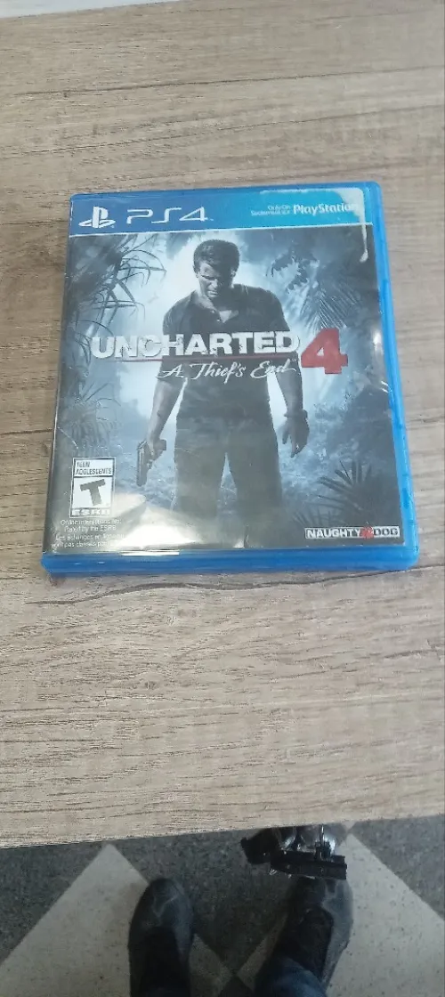 CD ps4 slim uncharted 4