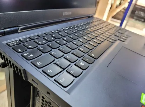Lenovo legion 5 15ach6h