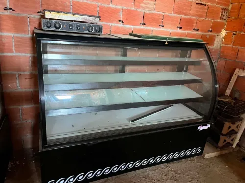 Présentoir frigo pâtisserie