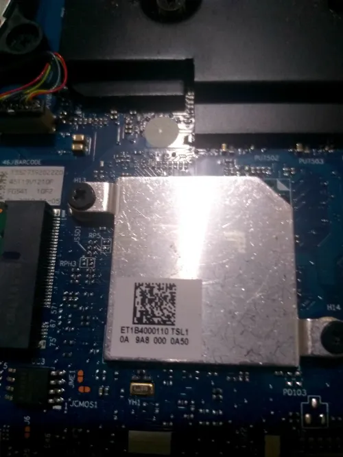 Lenovo Legion 5 (RTX 3060 / Ryzen 7)  Base Fonctionnelle  État Neuf (Sauf Écran)