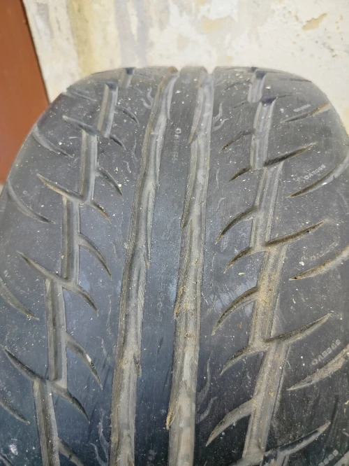 Pneus 255 35 R 19