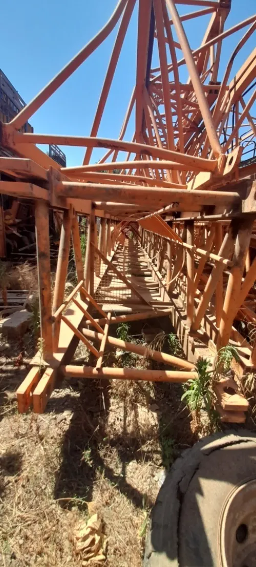 Grue à tour